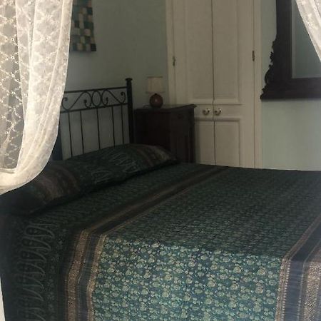 La Stanza Di Zeza Bed & Breakfast Napoli Bagian luar foto