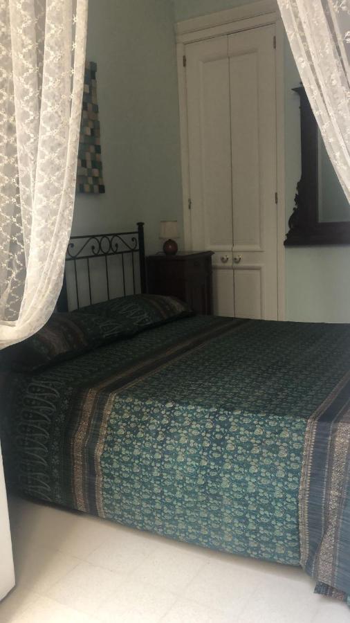 La Stanza Di Zeza Bed & Breakfast Napoli Bagian luar foto